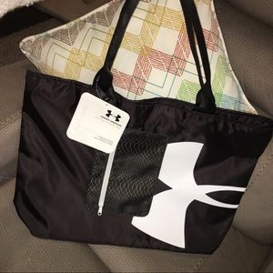 New Under Armour polyester tote bag w/ wristlet!