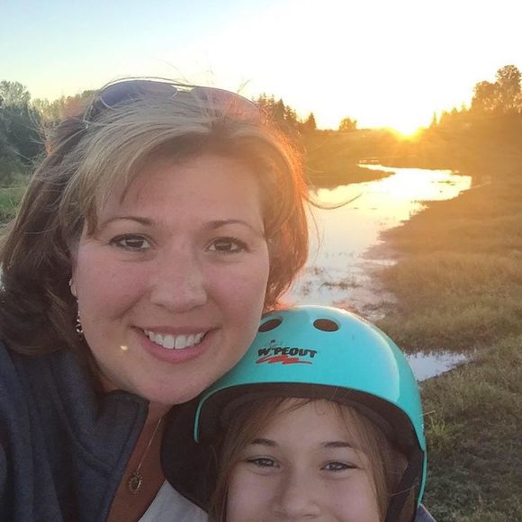 Meet your Posher, Beth - Picture 1 of 1