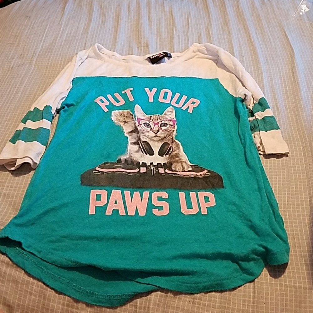 Random girl 3'4 t shirt