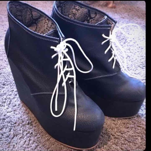 Deandri Shoes - 🖤DEANDRI 🖤 Olga Booties