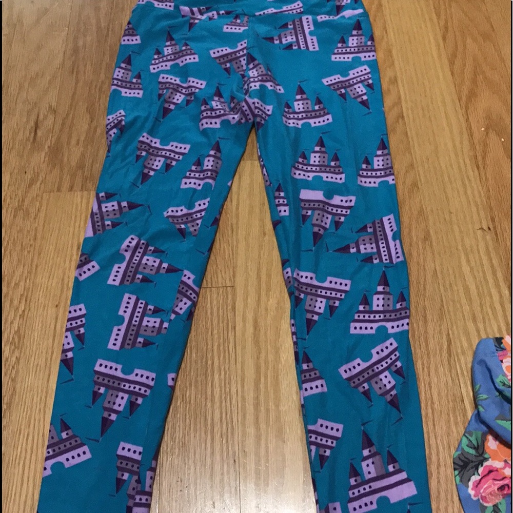 Castle Lularoe OS leggings