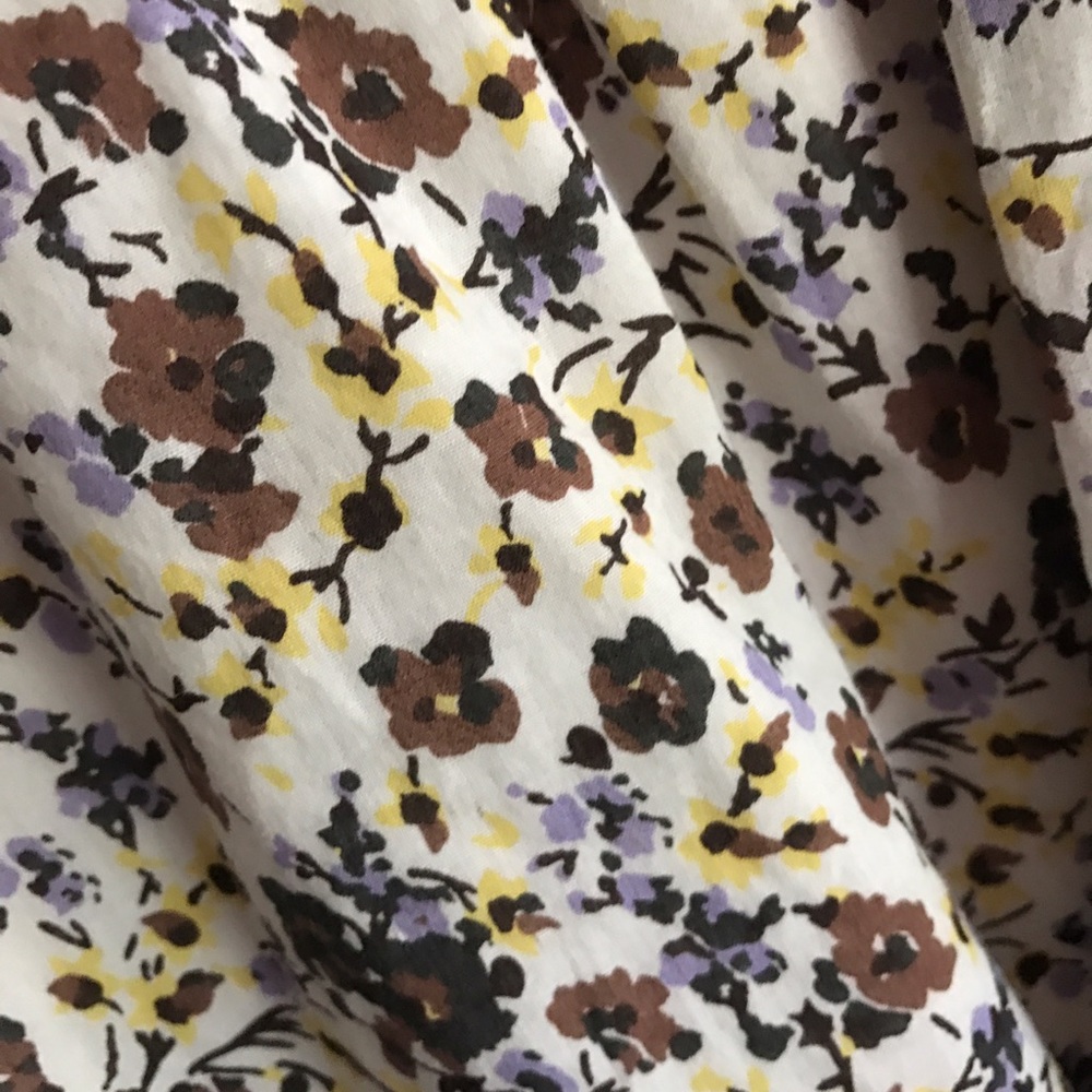 🌼Floral Pattern Skirt 🌼 - Picture 3 of 5