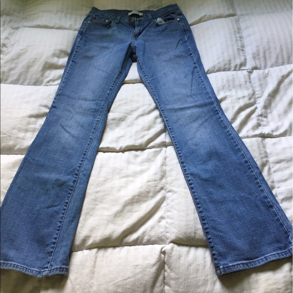 Levi's jeans!! In good condition!!💚💚💚