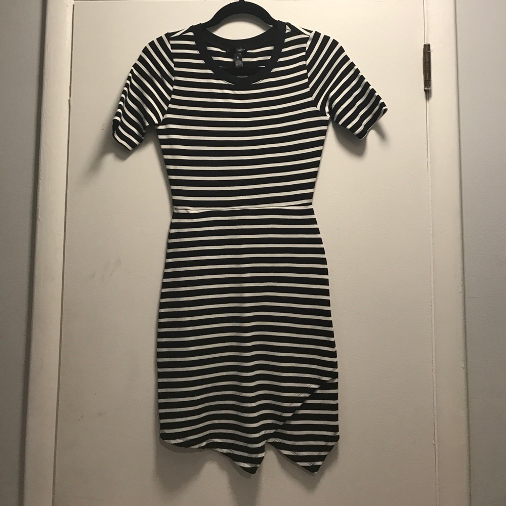 Aqua (bloomies brand) short sleeve dress