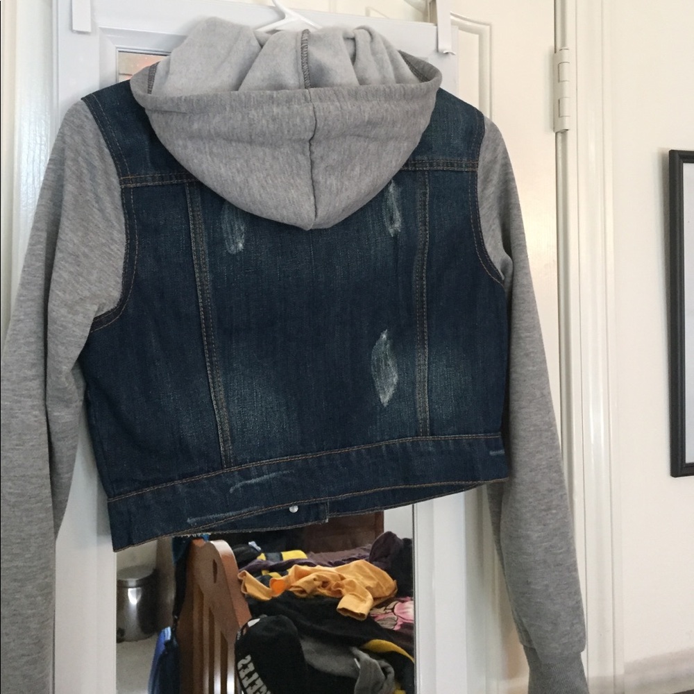 Jean jacket - Picture 2 of 3