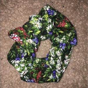 Floral print scrunchie