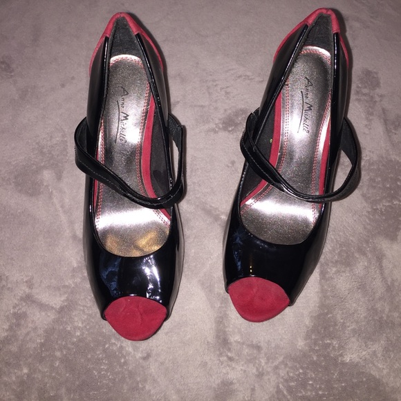 Black patent leather with red suede peep toe heels - Picture 1 of 3