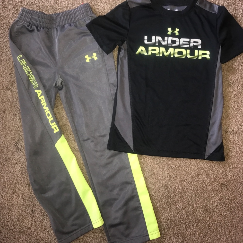 size 6 Under Armour athletic outfit