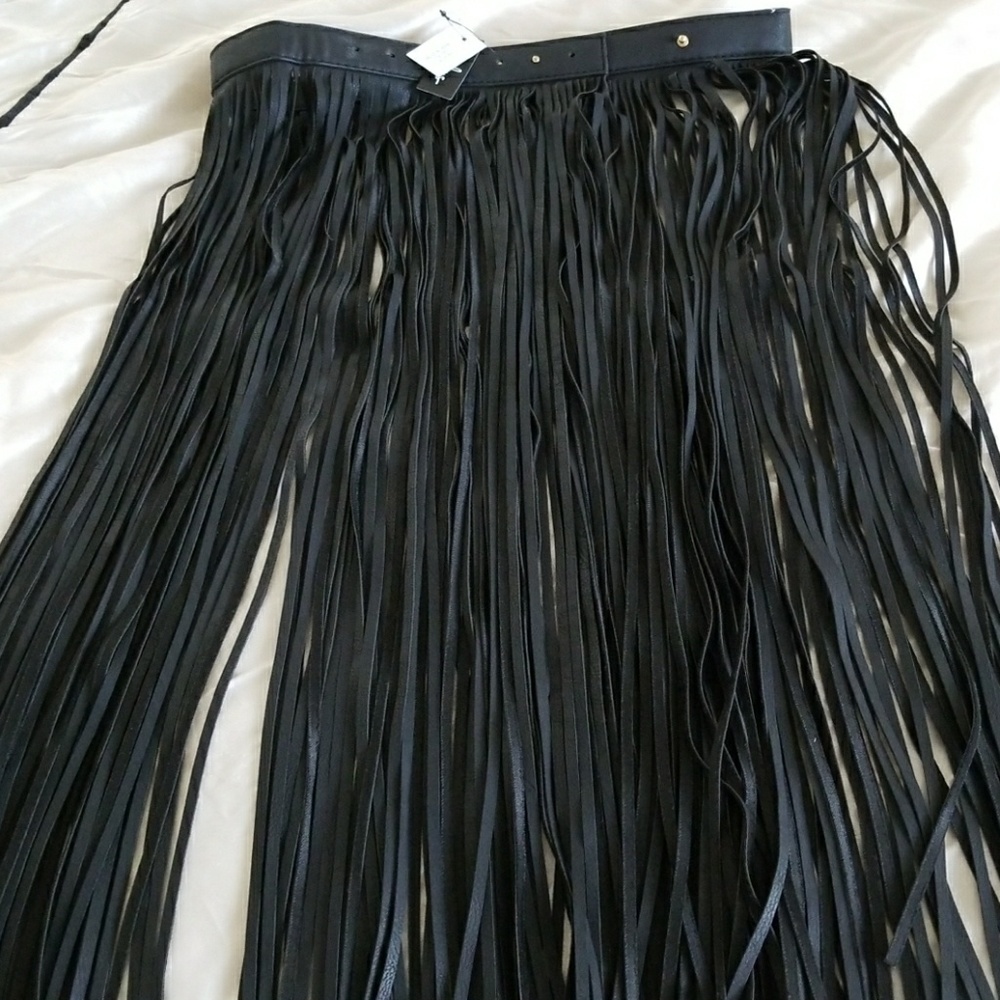 Black finge belt