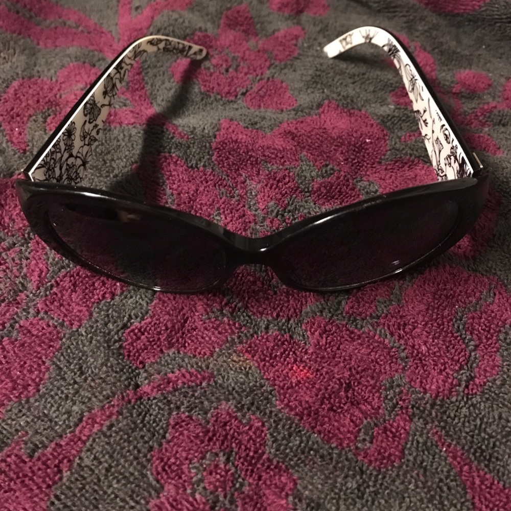 Authentic Gucci Flora Sunglasses