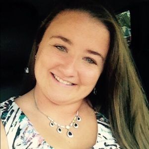 Meet your Posher, Courtney