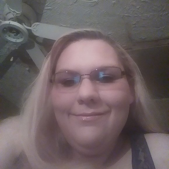 Meet your Posher, Pamela - Picture 1 of 1