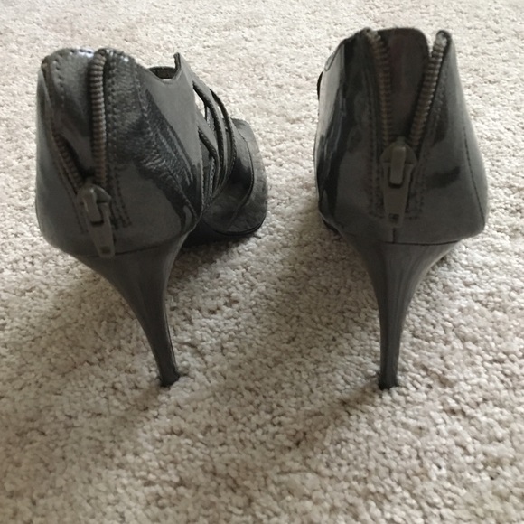 Carlos Santana gray heel 9 - Picture 3 of 4