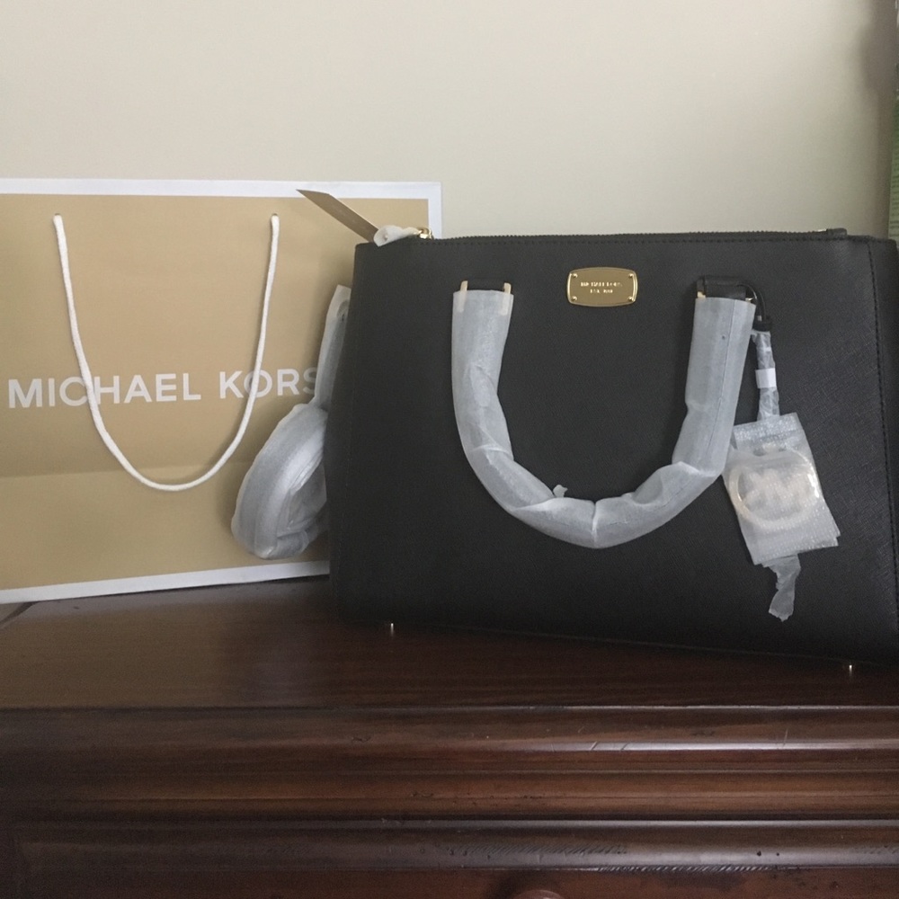 NWT Michael Kors "Kellen" leather satchel sz M
