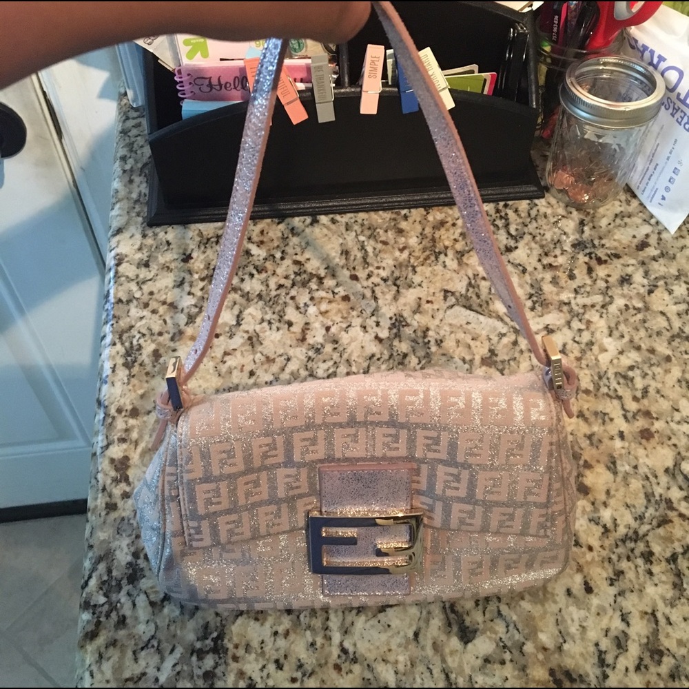 Fendi baguette💗Priced for quick sale💗