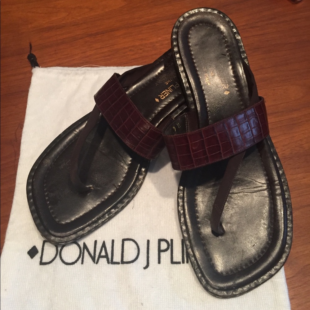 DONALD J PLINER SANDALS