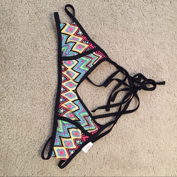 Multi colored swimsuit top. - Picture 1 of 1