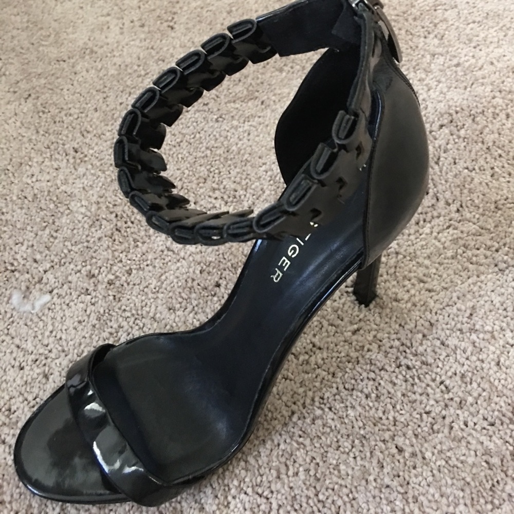 single sole heel by Kurt Geiger