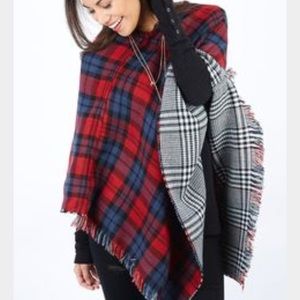 Plaid (reversible) sweater poncho
