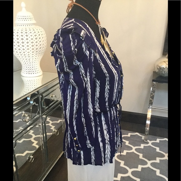 We Vera Blouse - Picture 7 of 8