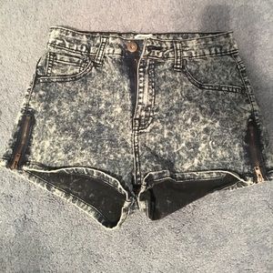 F21 denim shorts w/ side zippers