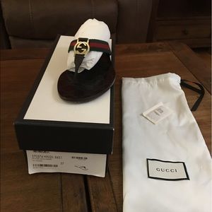 37 7 women Gucci slides flip flops