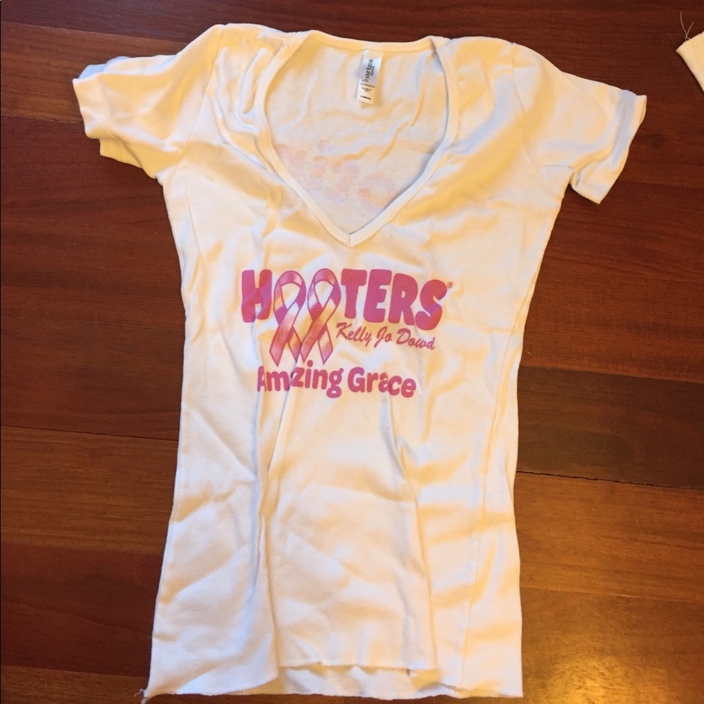 Hooters breast cancer V-neck!