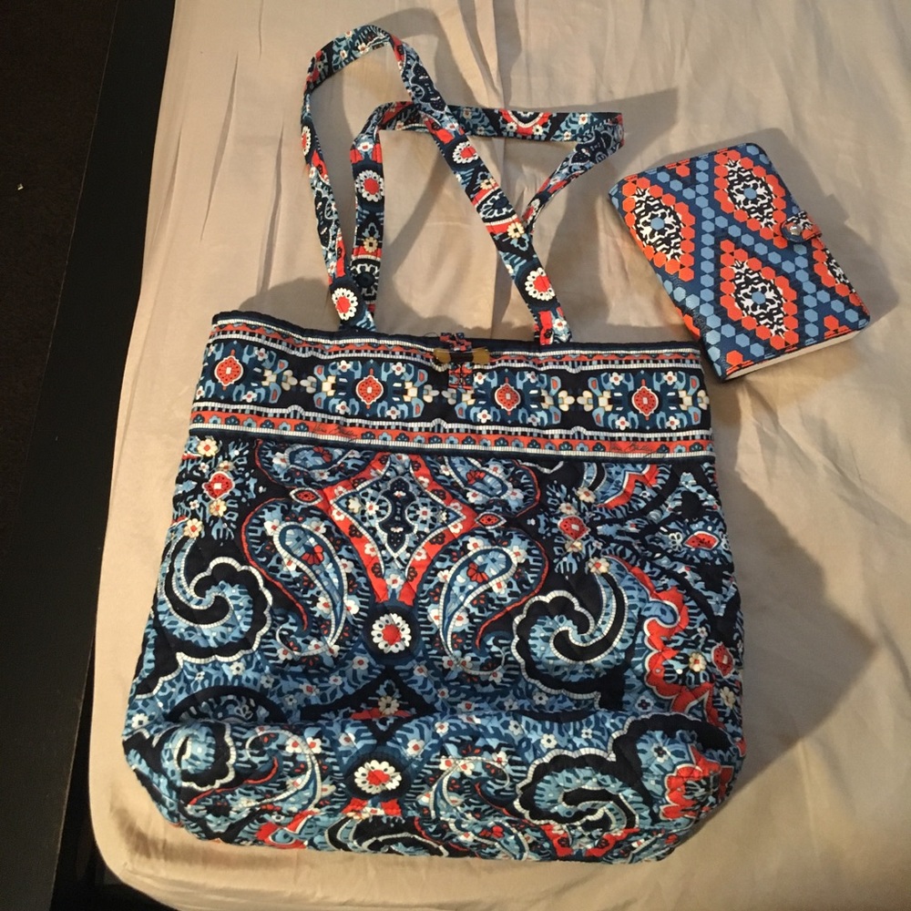Vera Bradley tote and plain planner