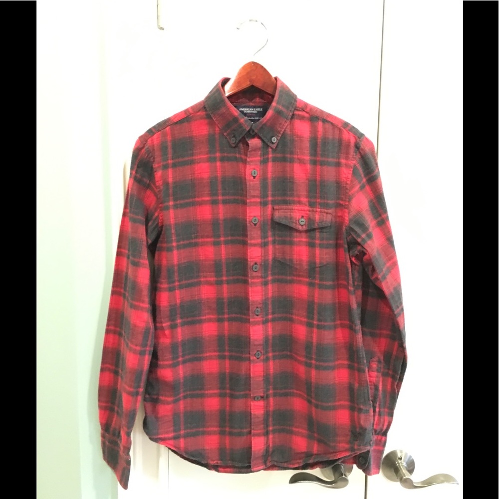 American Eagle Plaid Button Up Shirt