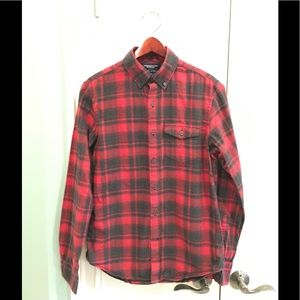American Eagle Plaid Button Up Shirt