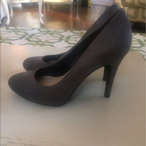Jessica Simpson Gray Pumps