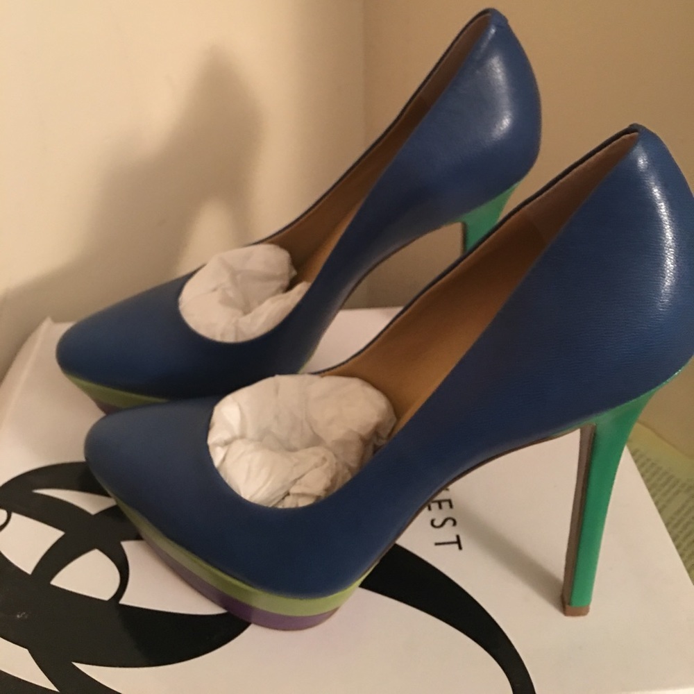 Platform multi-colored pumps