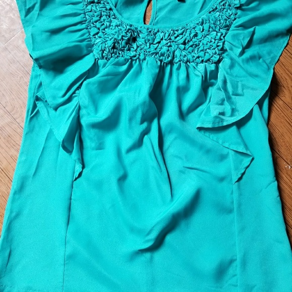 A gorgeous turquoise blouse, size small - Picture 2 of 4