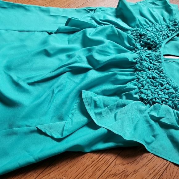 A gorgeous turquoise blouse, size small - Picture 3 of 4