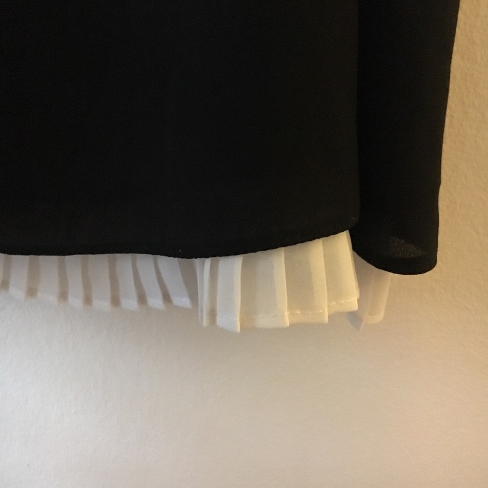 Black tank - Picture 2 of 2