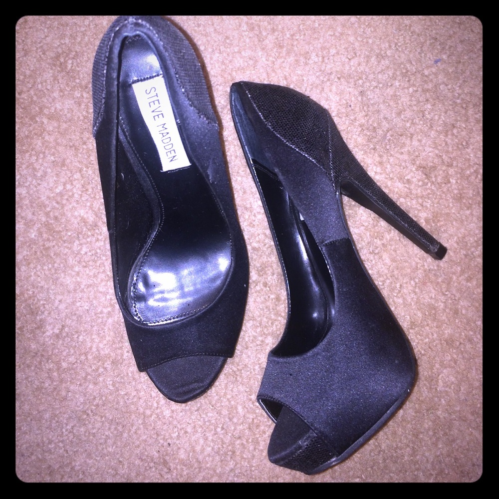Black Peephole Steve Madden Heels