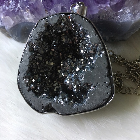 Handmade Geode Necklace - Picture 2 of 3