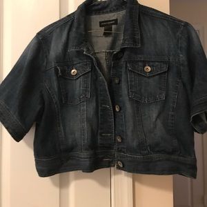 Crop denim jacket