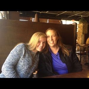 Meet your Posher, Leslie