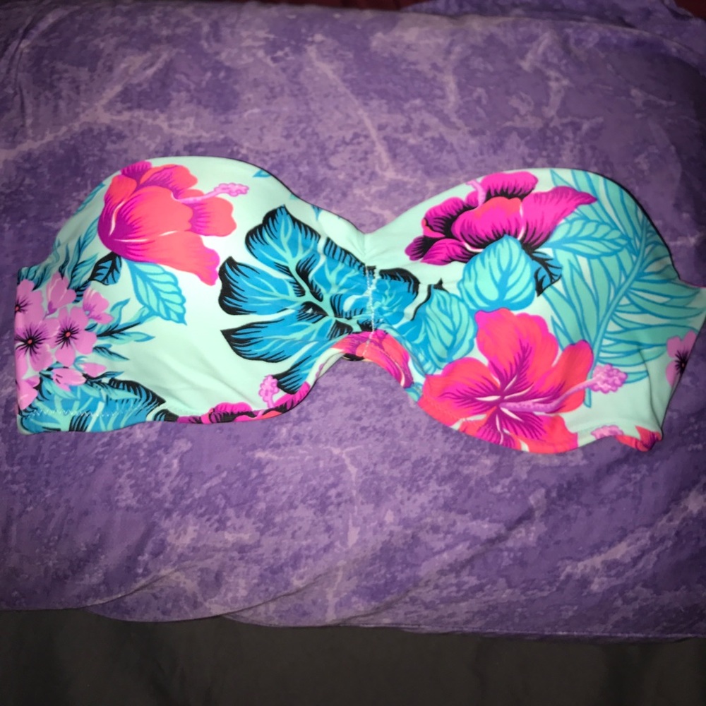 Neon floral & cheetah swim top 🌸