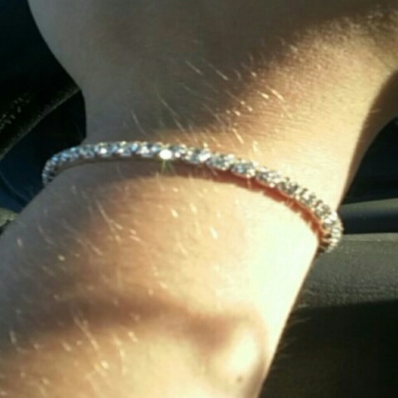 New Rhinestone Bracelet - Picture 2 of 2