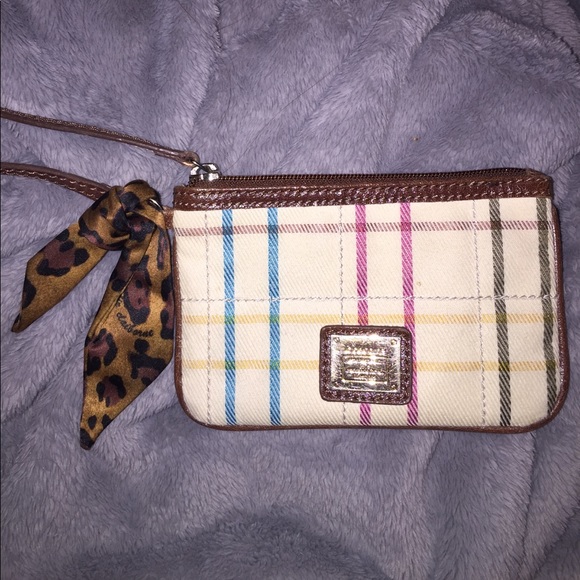 Liz Claiborne Handbags - Liz Claiborne plaid wristlet