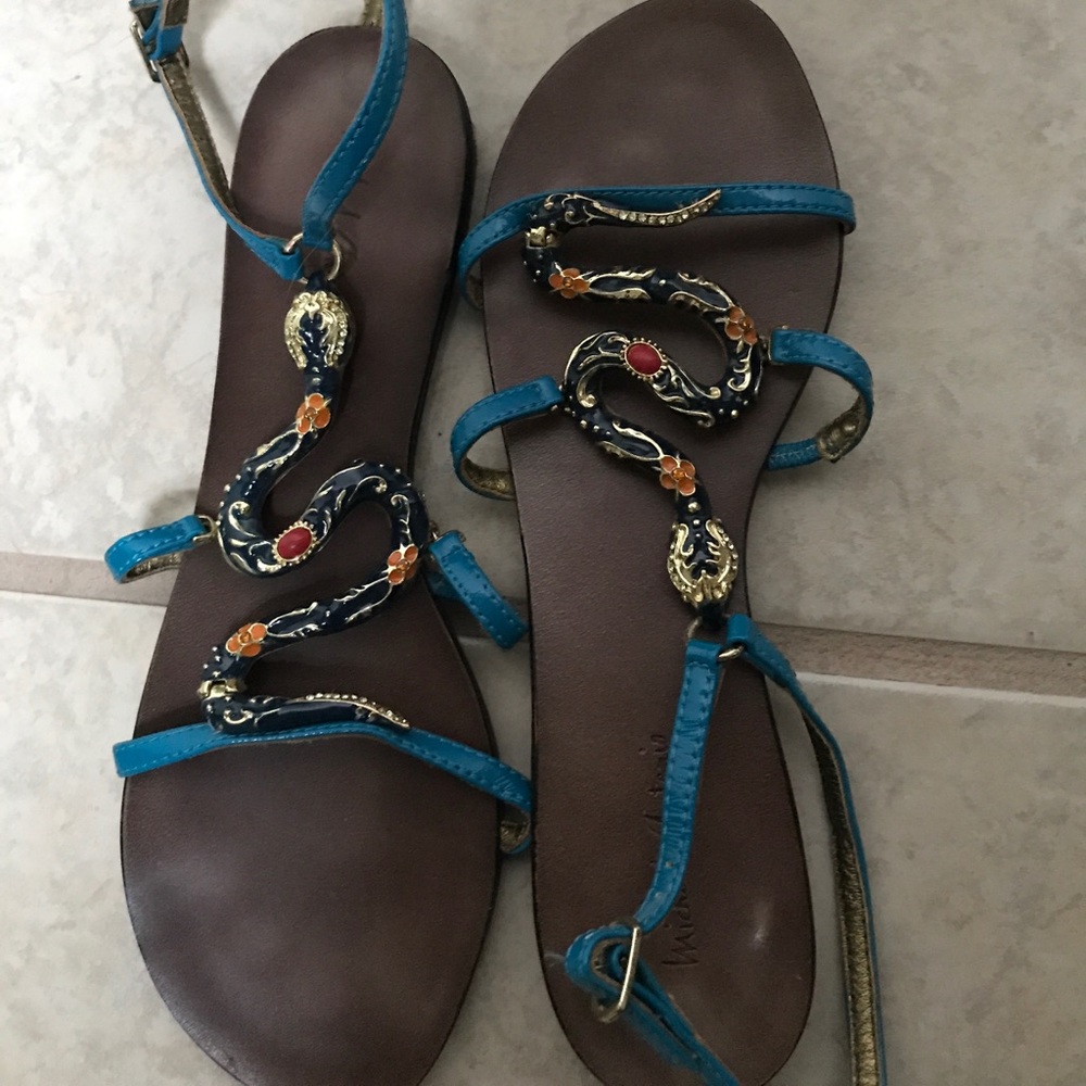 Snake detailed sandals