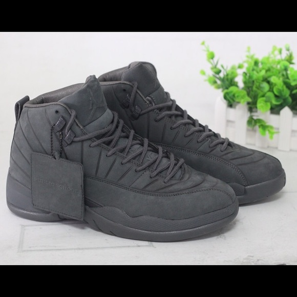 Air Jordan Retro 12 - Picture 3 of 7