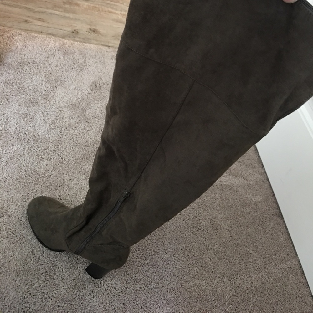 Over knee brown boot