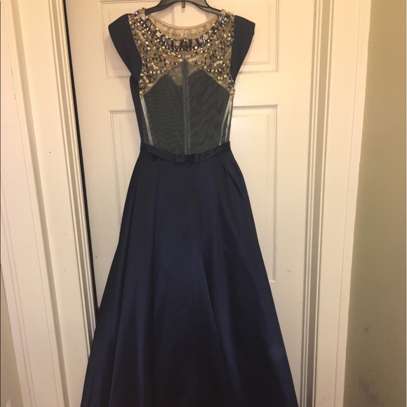 Navy blue ball gown prom dress, detailed from top - Picture 3 of 6