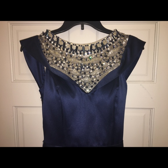 Navy blue ball gown prom dress, detailed from top - Picture 4 of 6