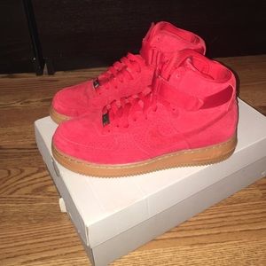 LIMITED  Nike womens AF1 HI suede