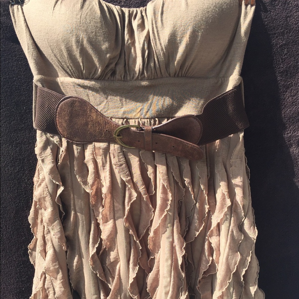 Super cute mini sleeveless dress
