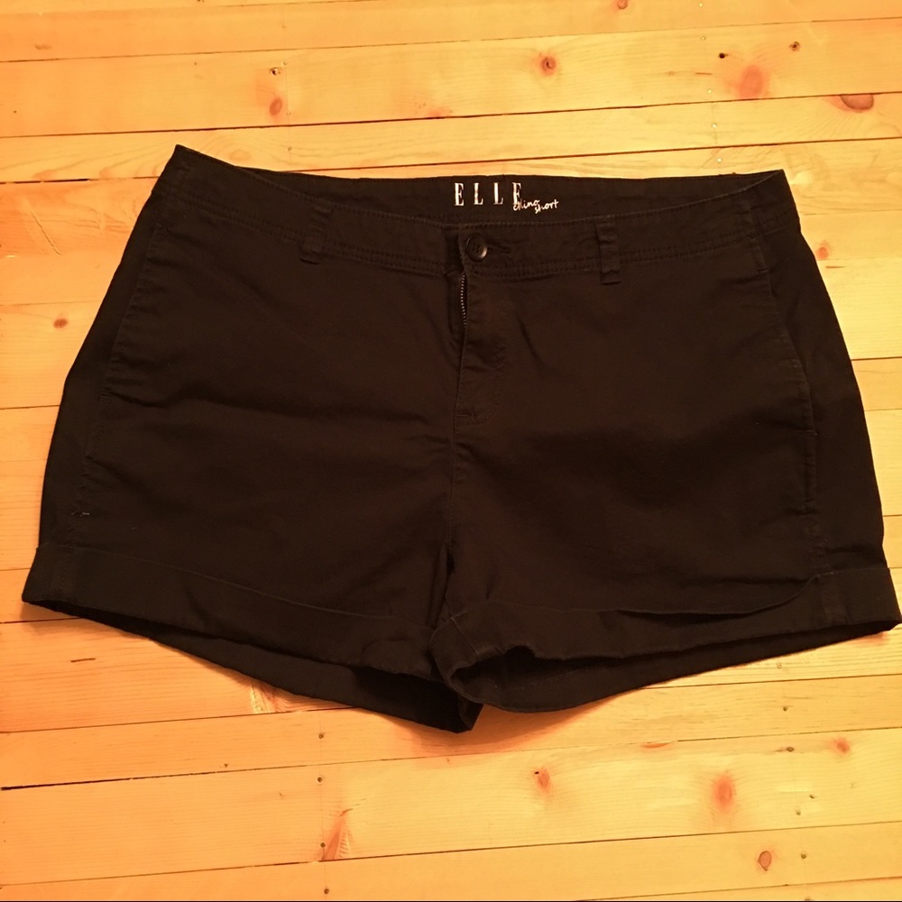 Elle black shorts
